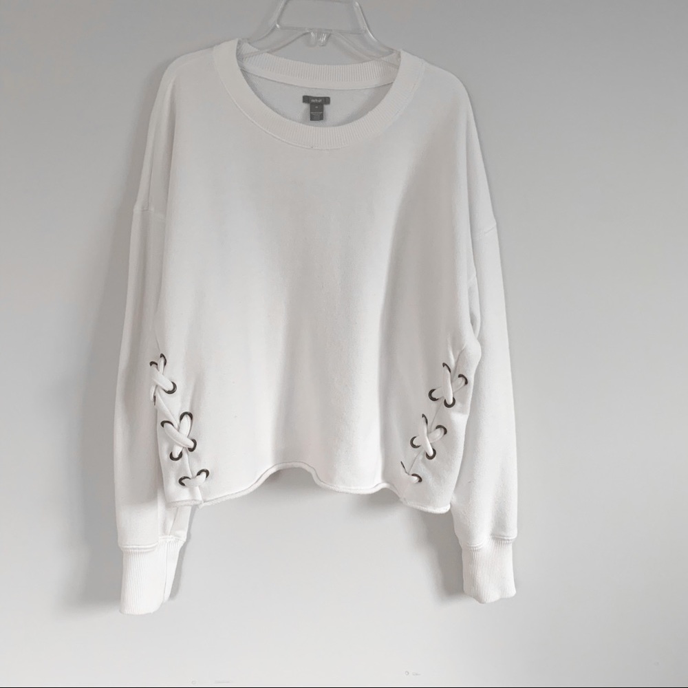 lace up top